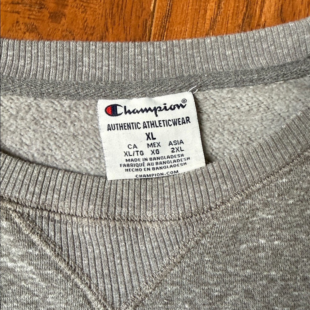 Champion Men’s XL Gray Crewneck Sweatshirt Auburn Tigers Logo - Picture 3 of 5